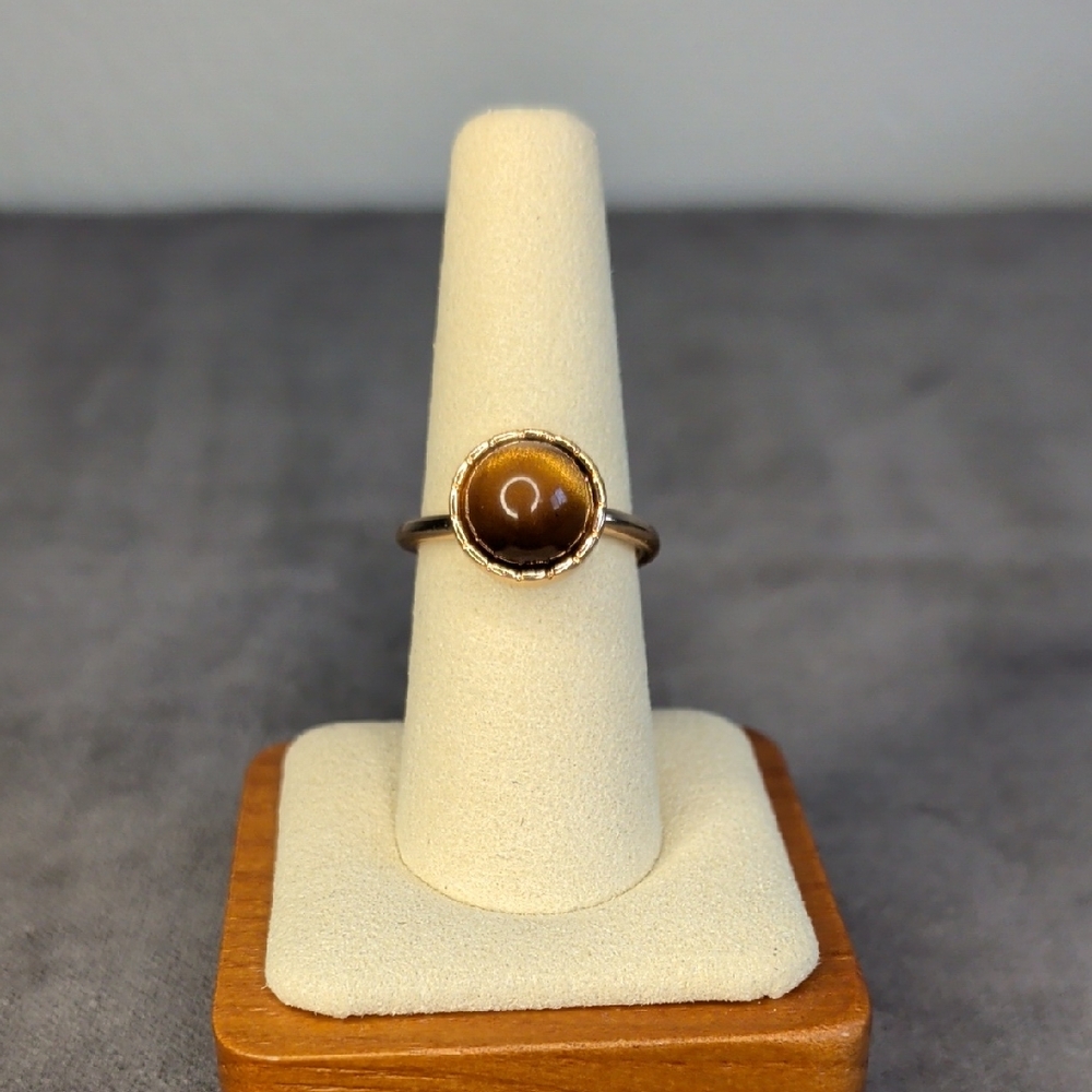 Brown Tiger's Eye Cabochon Ring - Scalloped Inset